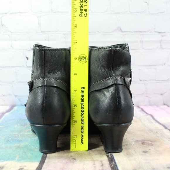 Earth Wayward Black Leather Ankle Tapered Heel Boots Size 9.5 B - Picture 8 of 9